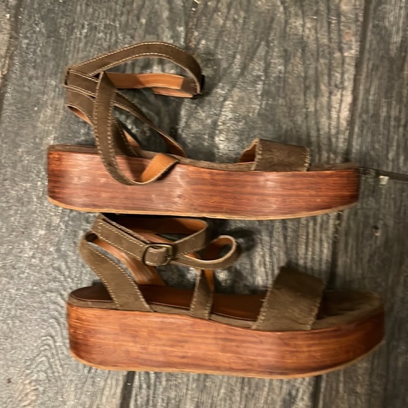 ABLE Local + Global Womens Platform Sandals Pamela Open Toe Ankle Strap Suede - Picture 2 of 5